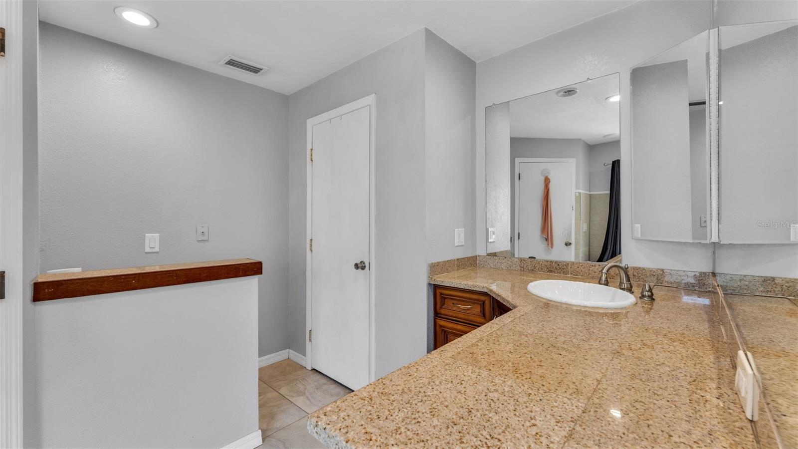 Image 28 of 50 For 4904 Foxrun  