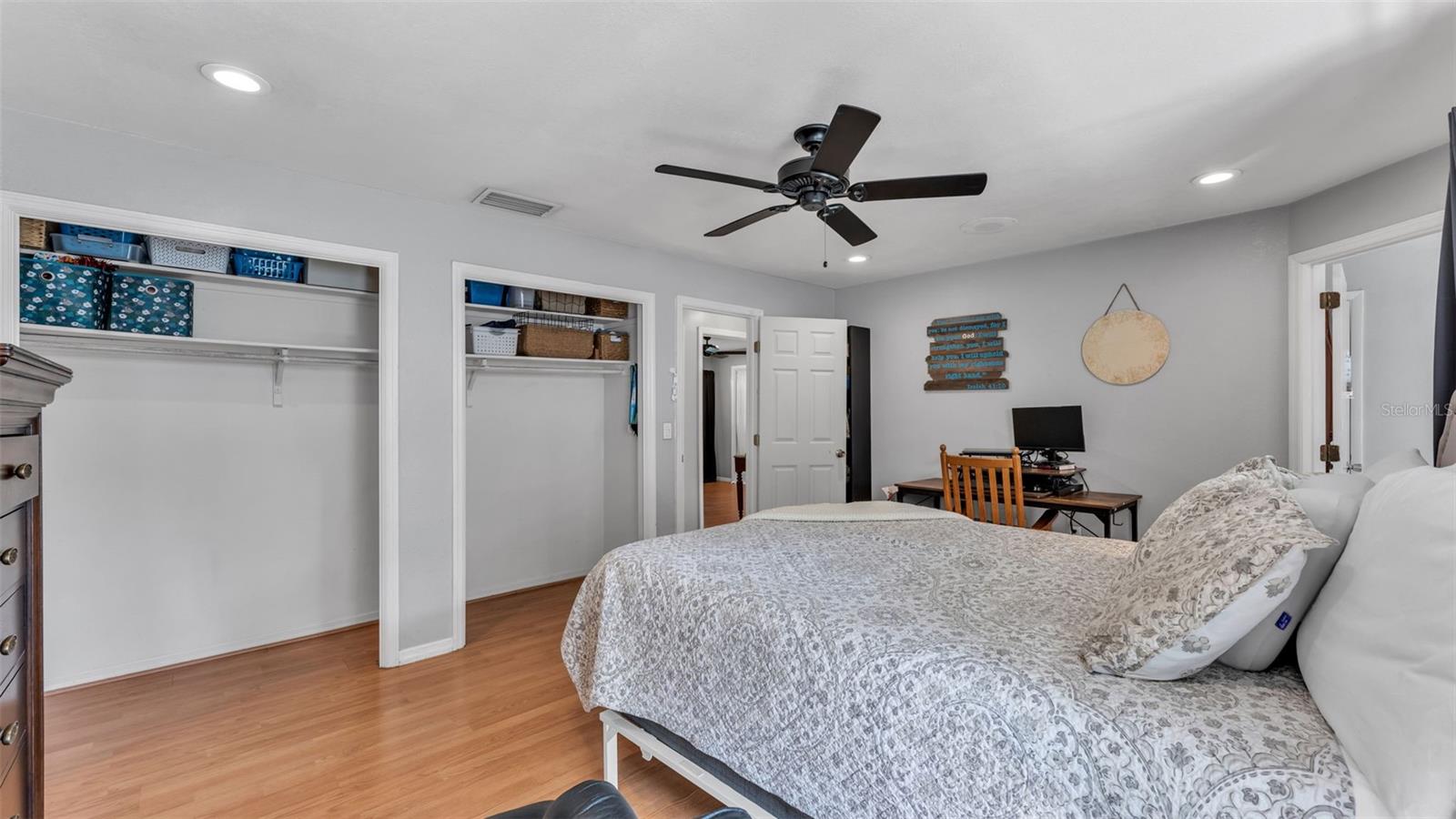 Image 31 of 50 For 4904 Foxrun  