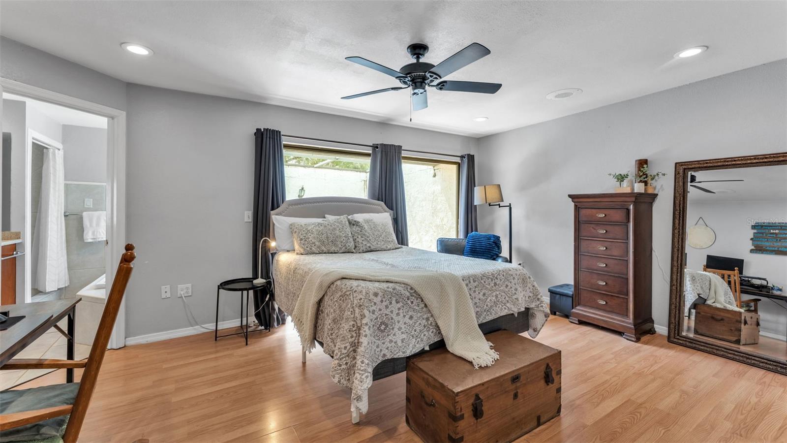 Image 32 of 50 For 4904 Foxrun  