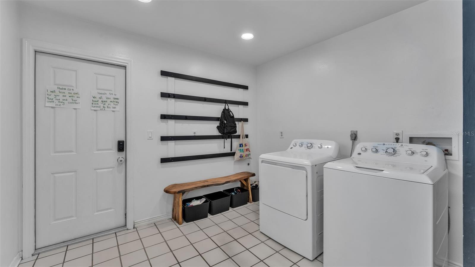 Image 35 of 50 For 4904 Foxrun  