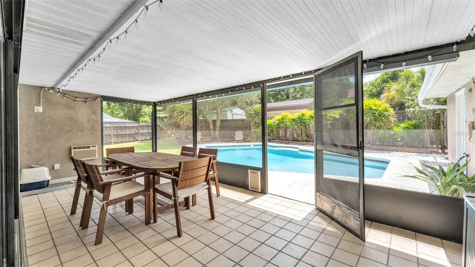 Image 36 of 50 For 4904 Foxrun  