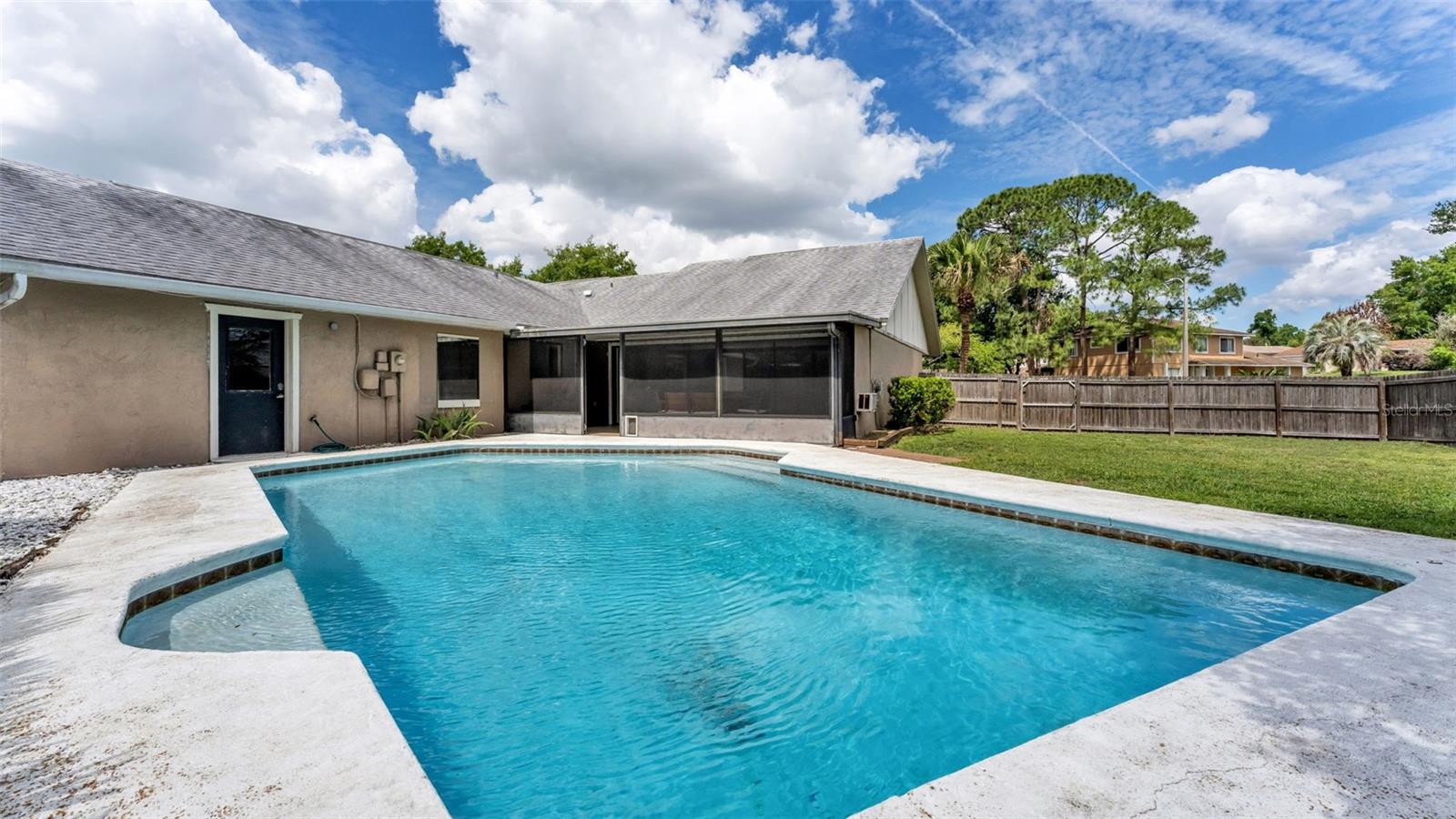 Image 41 of 50 For 4904 Foxrun  