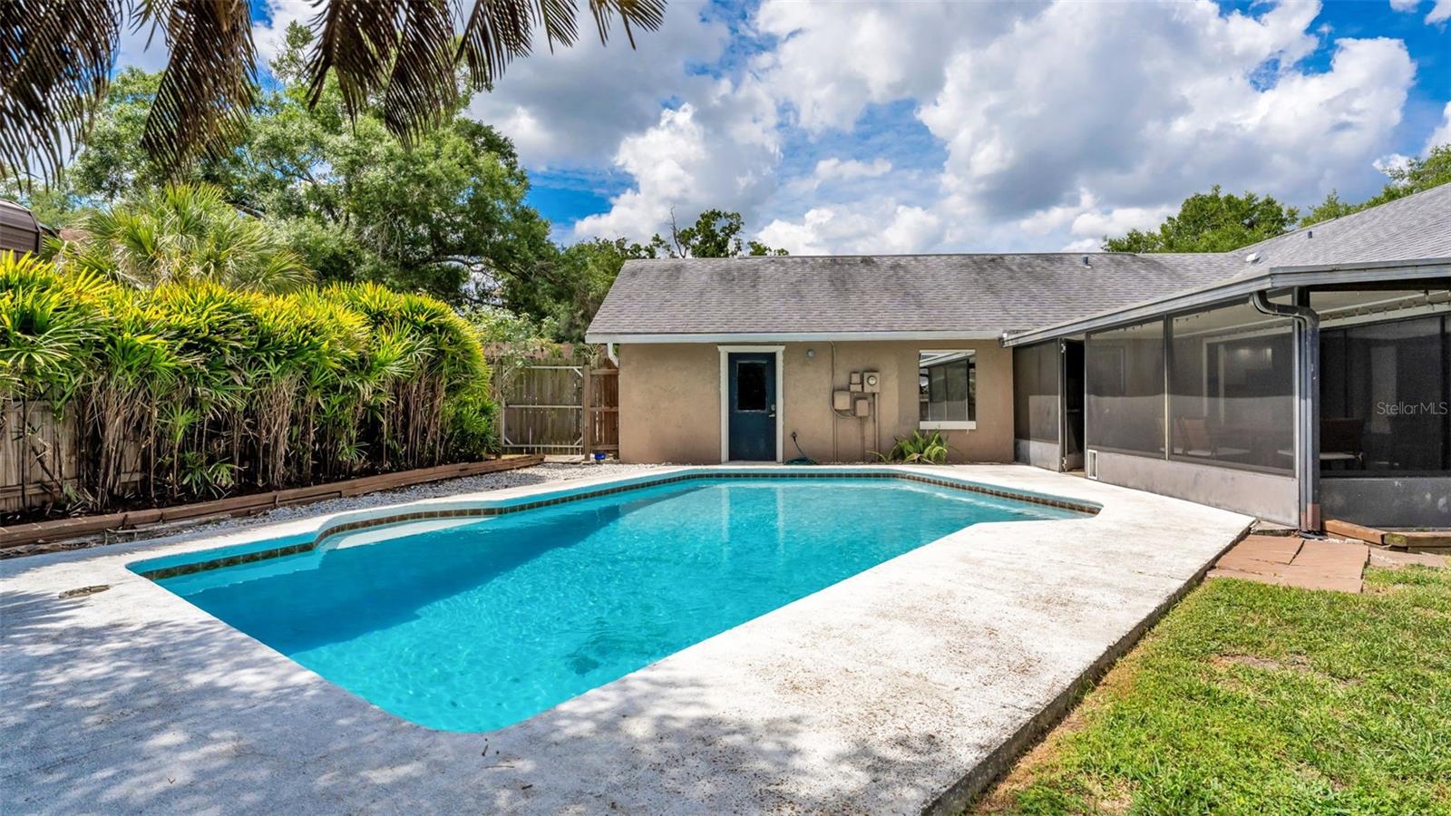 Image 42 of 50 For 4904 Foxrun  