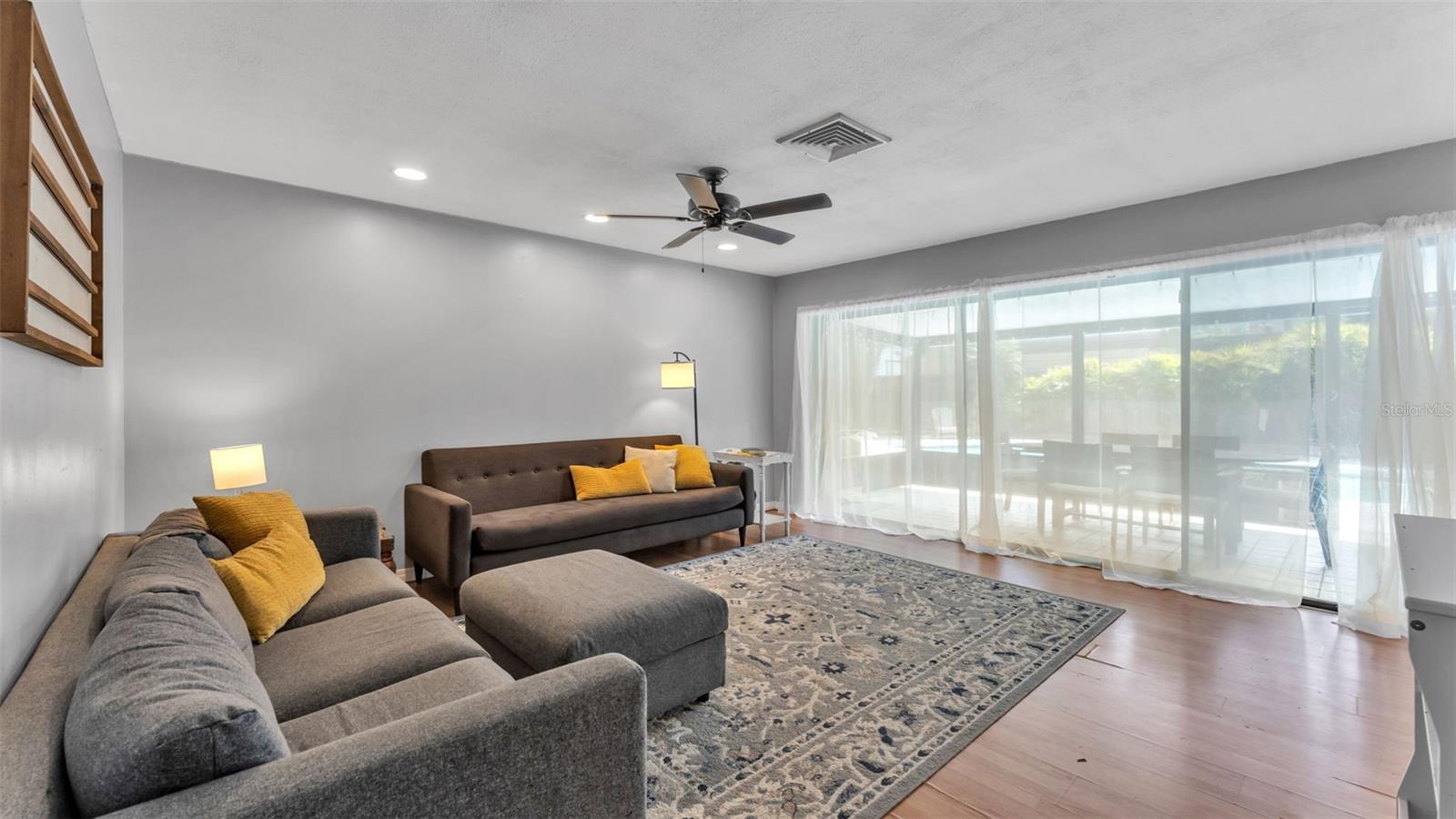 Image 8 of 50 For 4904 Foxrun  