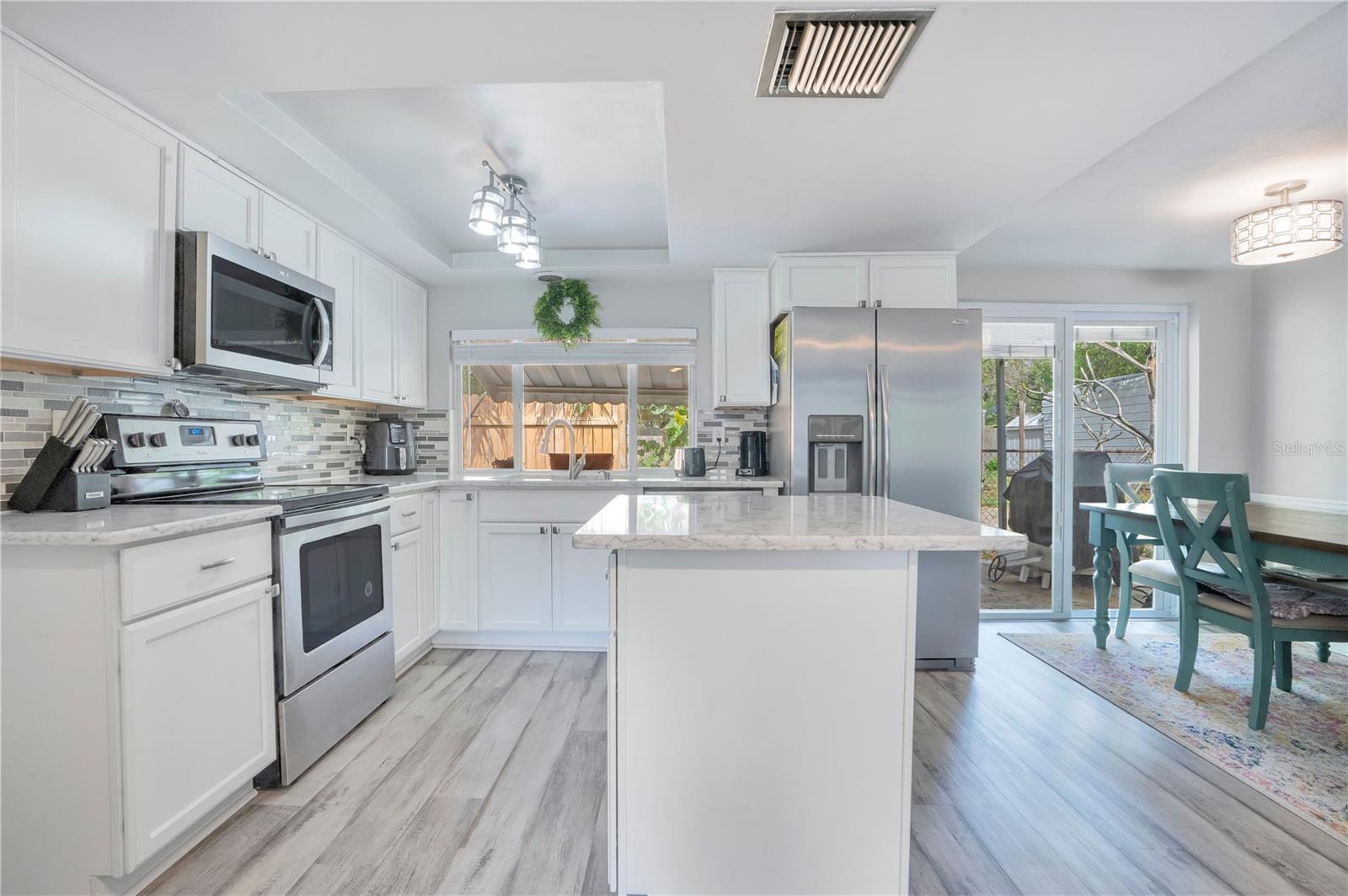 Image 10 of 33 For 391 Walton Avenue