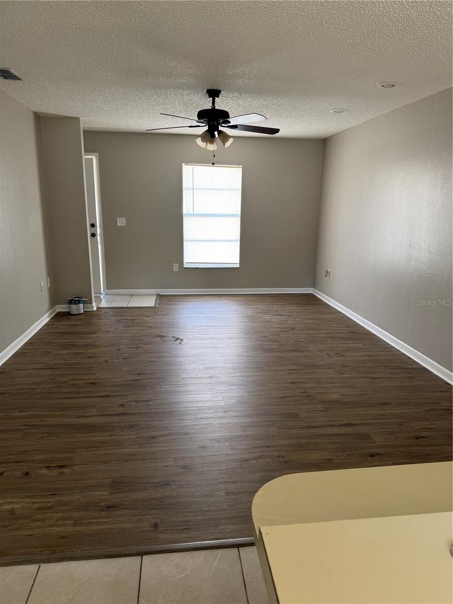 Image 4 of 13 For 912 Shirley Ann Trail