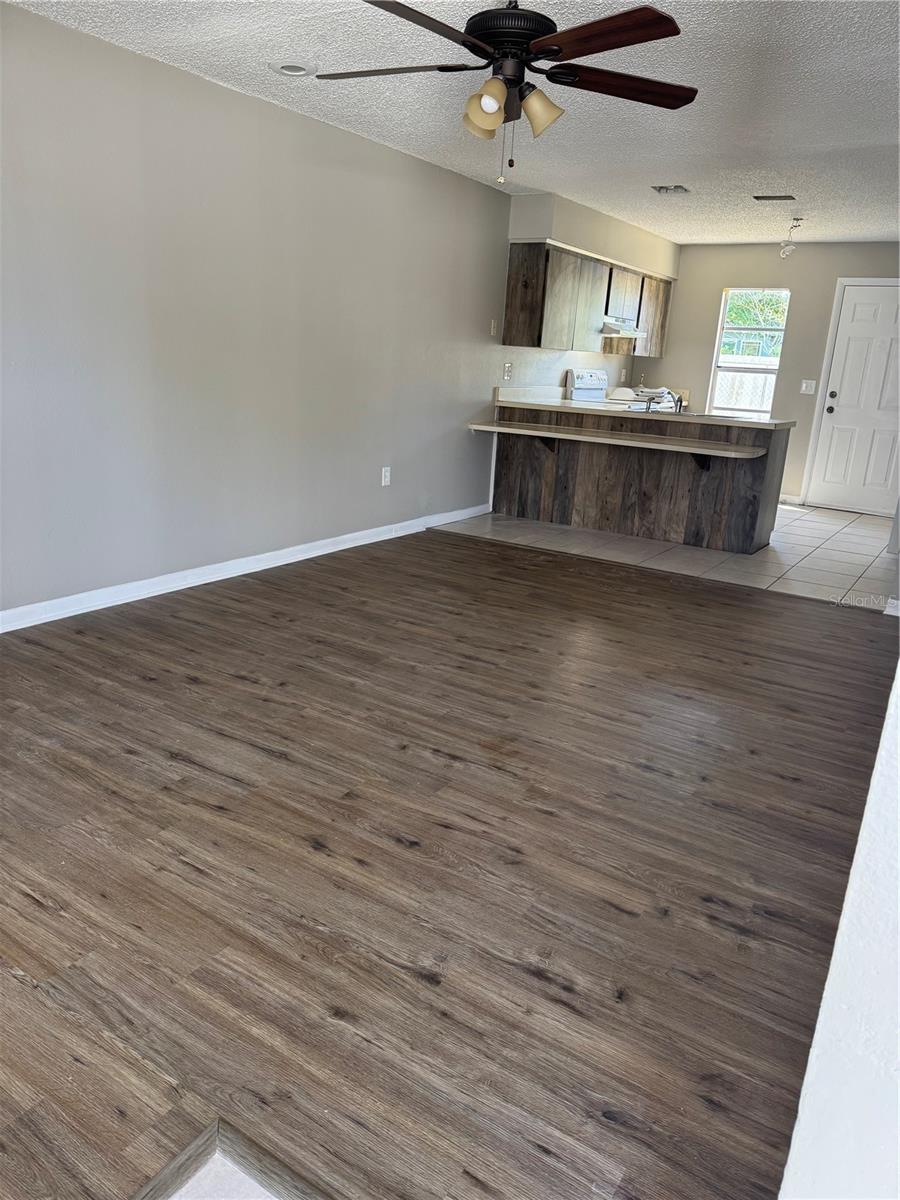 Image 6 of 13 For 912 Shirley Ann Trail