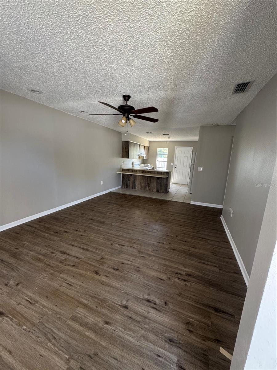 Image 7 of 13 For 912 Shirley Ann Trail