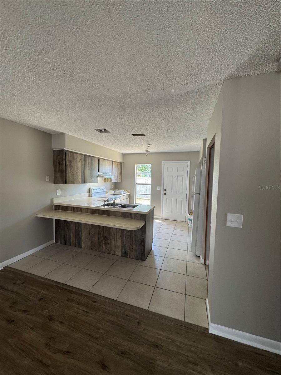 Image 8 of 13 For 912 Shirley Ann Trail