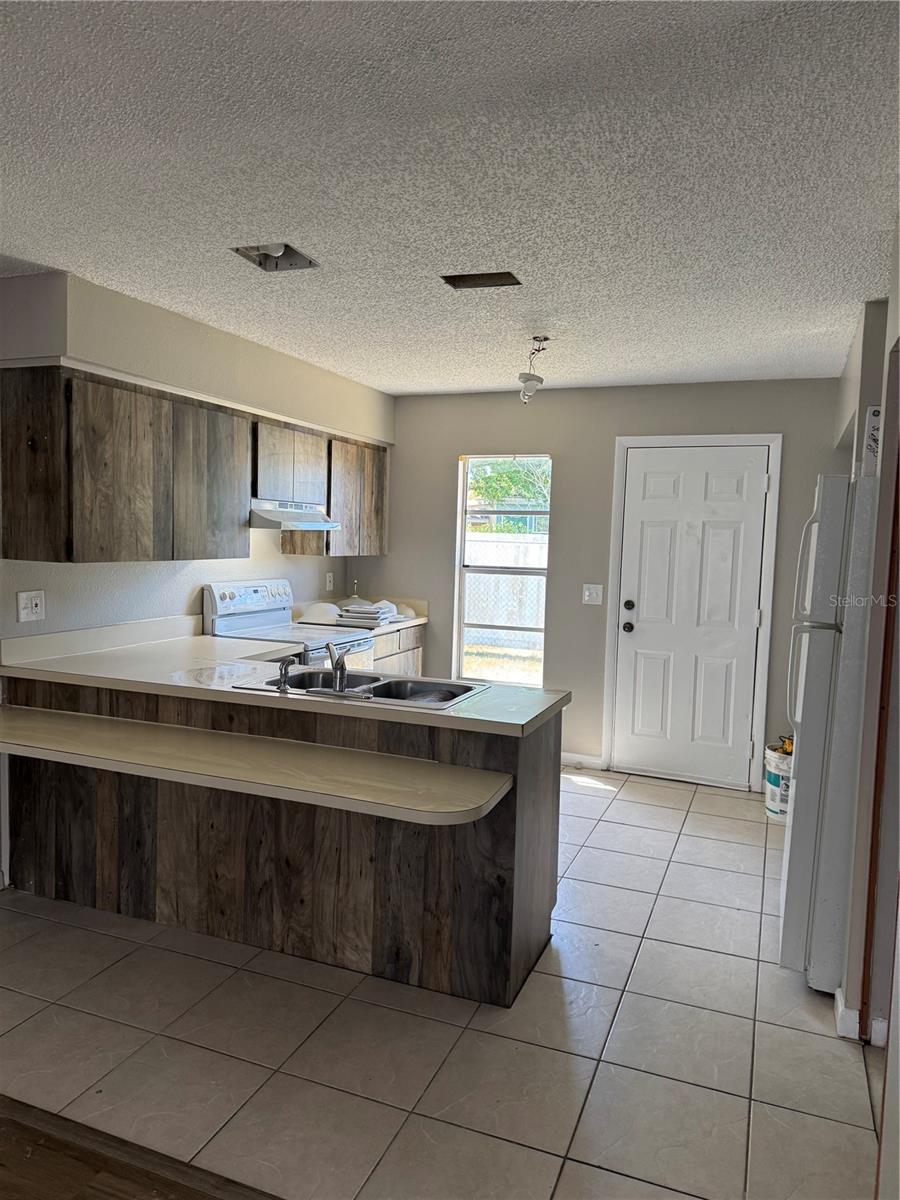 Image 9 of 13 For 912 Shirley Ann Trail