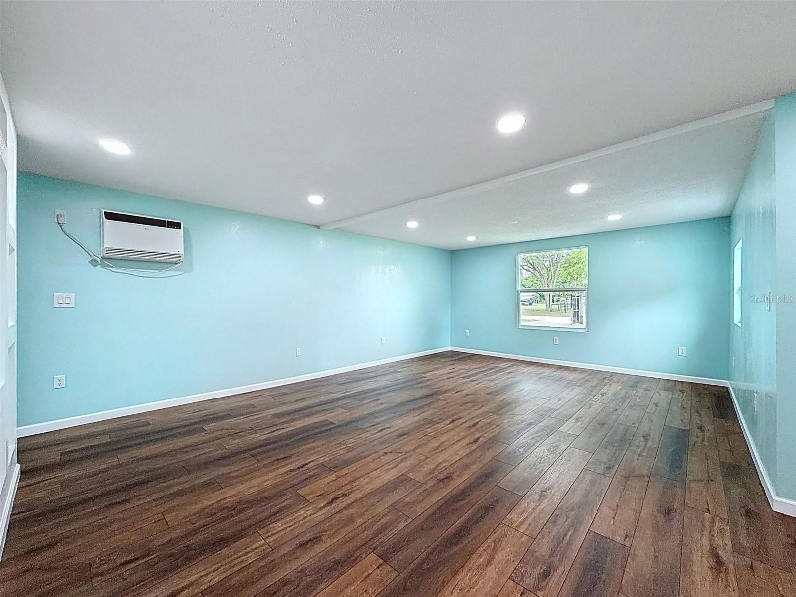 Image 12 of 60 For 5063 Walnut Circle E