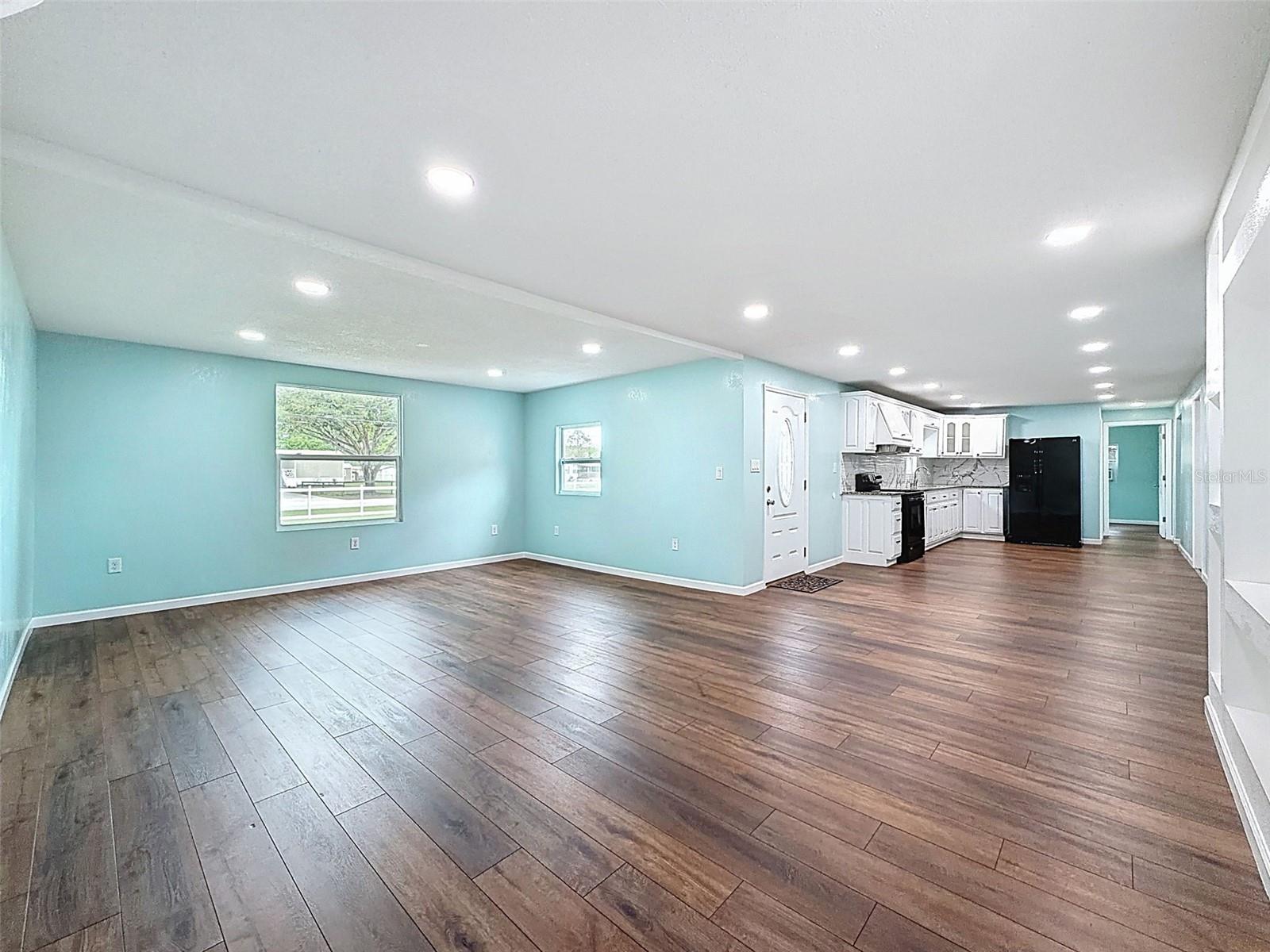 Image 14 of 60 For 5063 Walnut Circle E