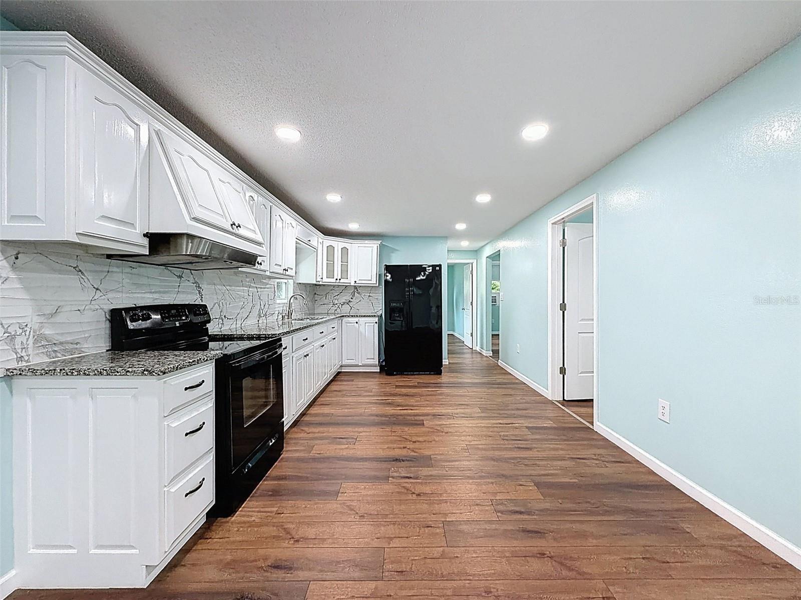 Image 23 of 60 For 5063 Walnut Circle E