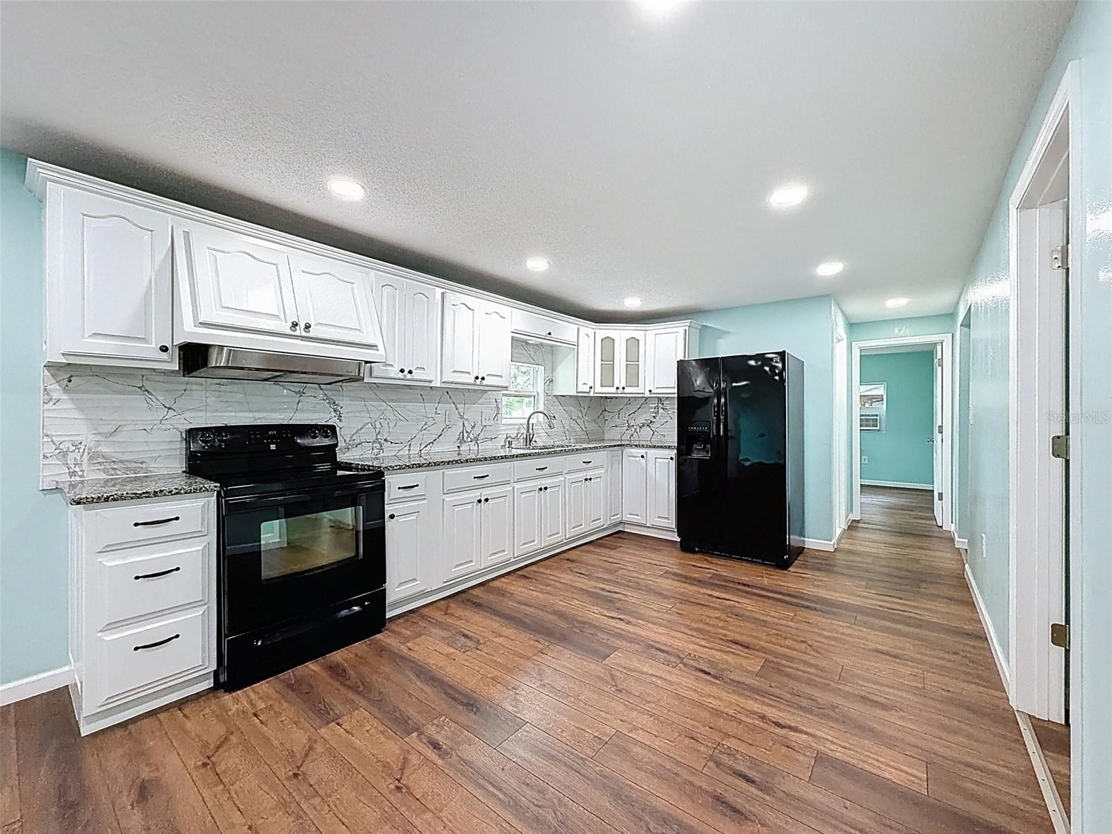 Image 24 of 60 For 5063 Walnut Circle E