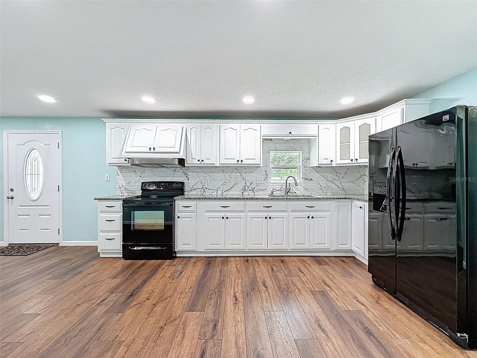 Image 25 of 60 For 5063 Walnut Circle E