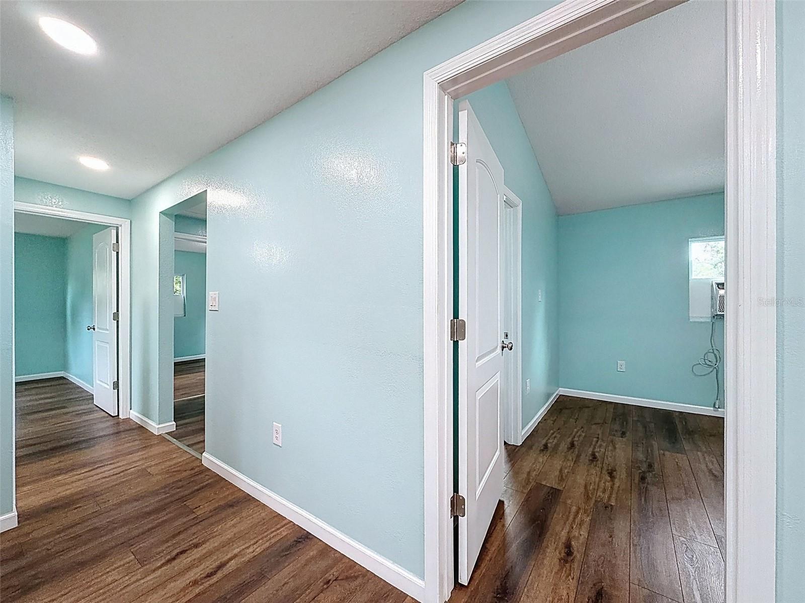 Image 27 of 60 For 5063 Walnut Circle E