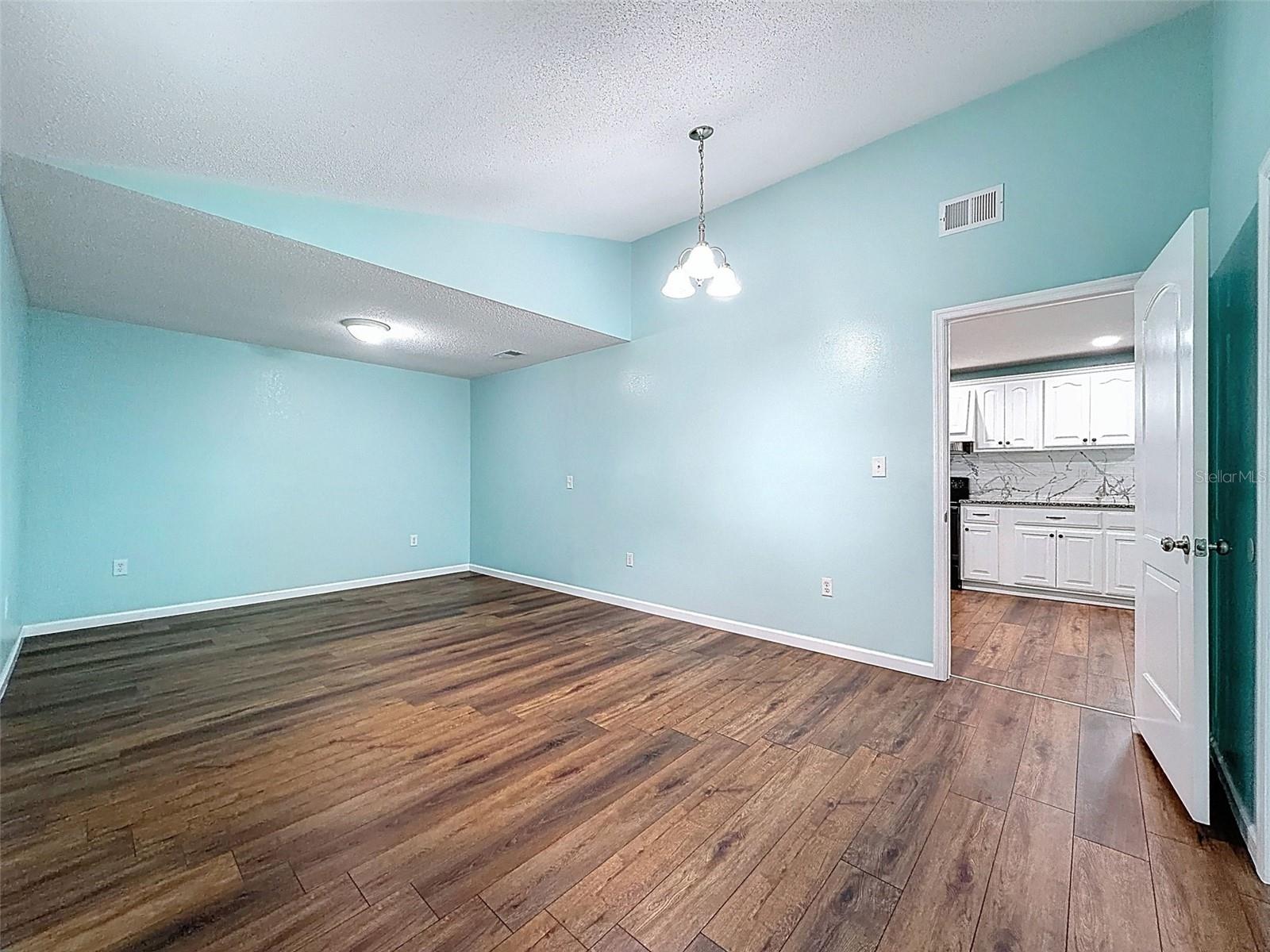 Image 29 of 60 For 5063 Walnut Circle E