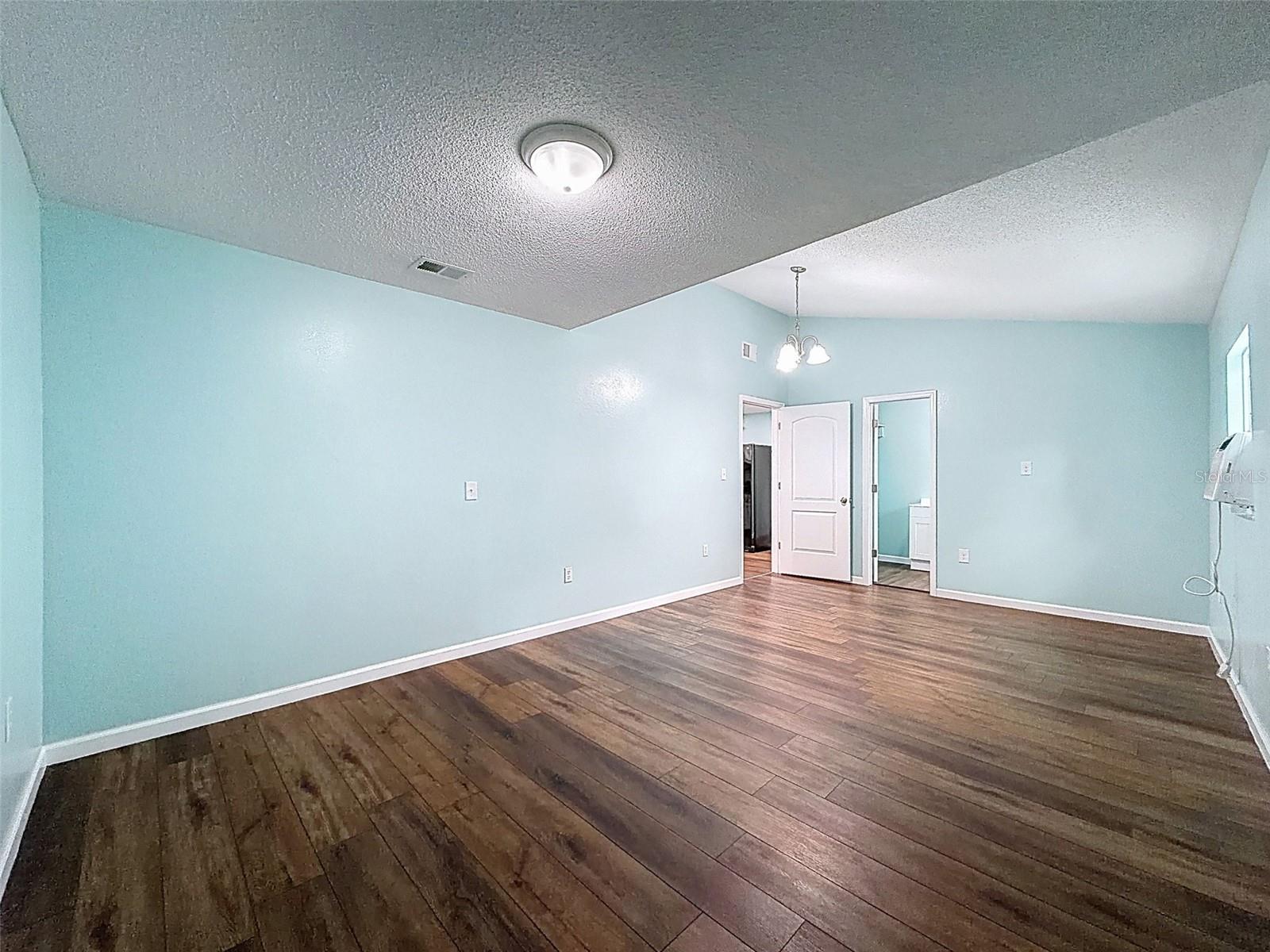 Image 30 of 60 For 5063 Walnut Circle E