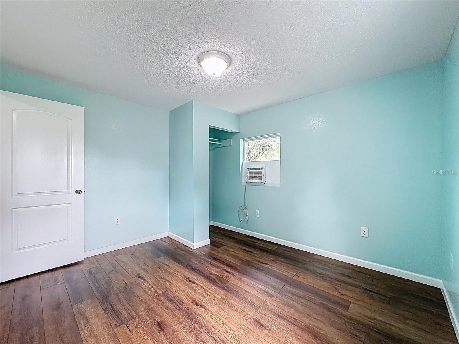 Image 42 of 60 For 5063 Walnut Circle E