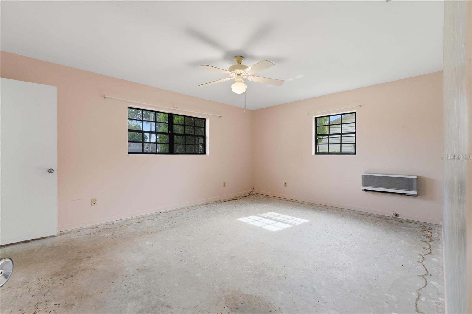 Image 21 of 40 For 960 Wedgewood Drive Se