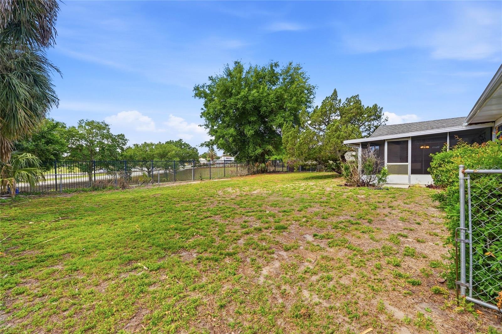 Image 37 of 40 For 960 Wedgewood Drive Se