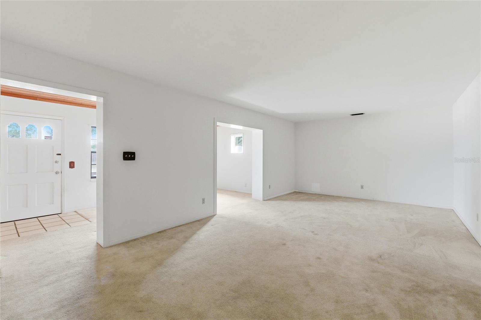 Image 5 of 40 For 960 Wedgewood Drive Se