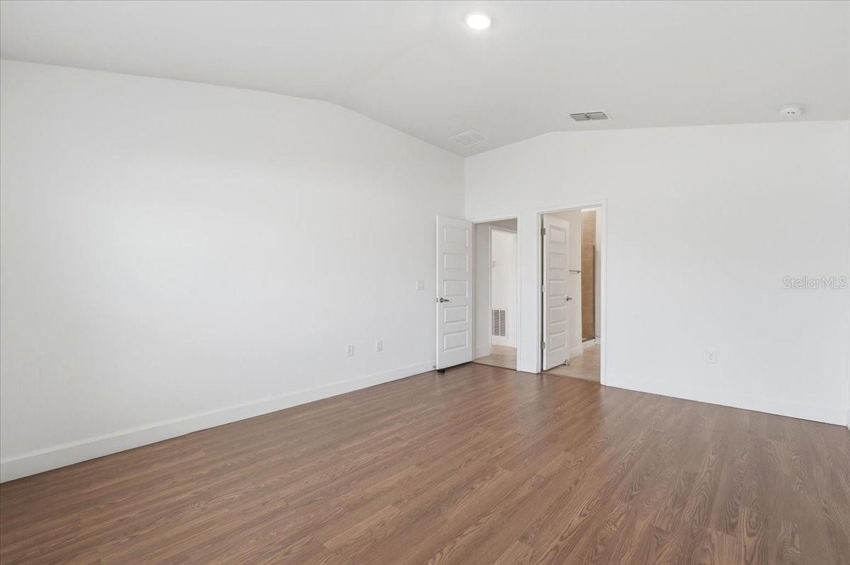 Image 17 of 45 For 851 Vienna Drive