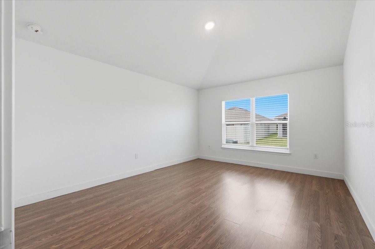 Image 18 of 45 For 851 Vienna Drive