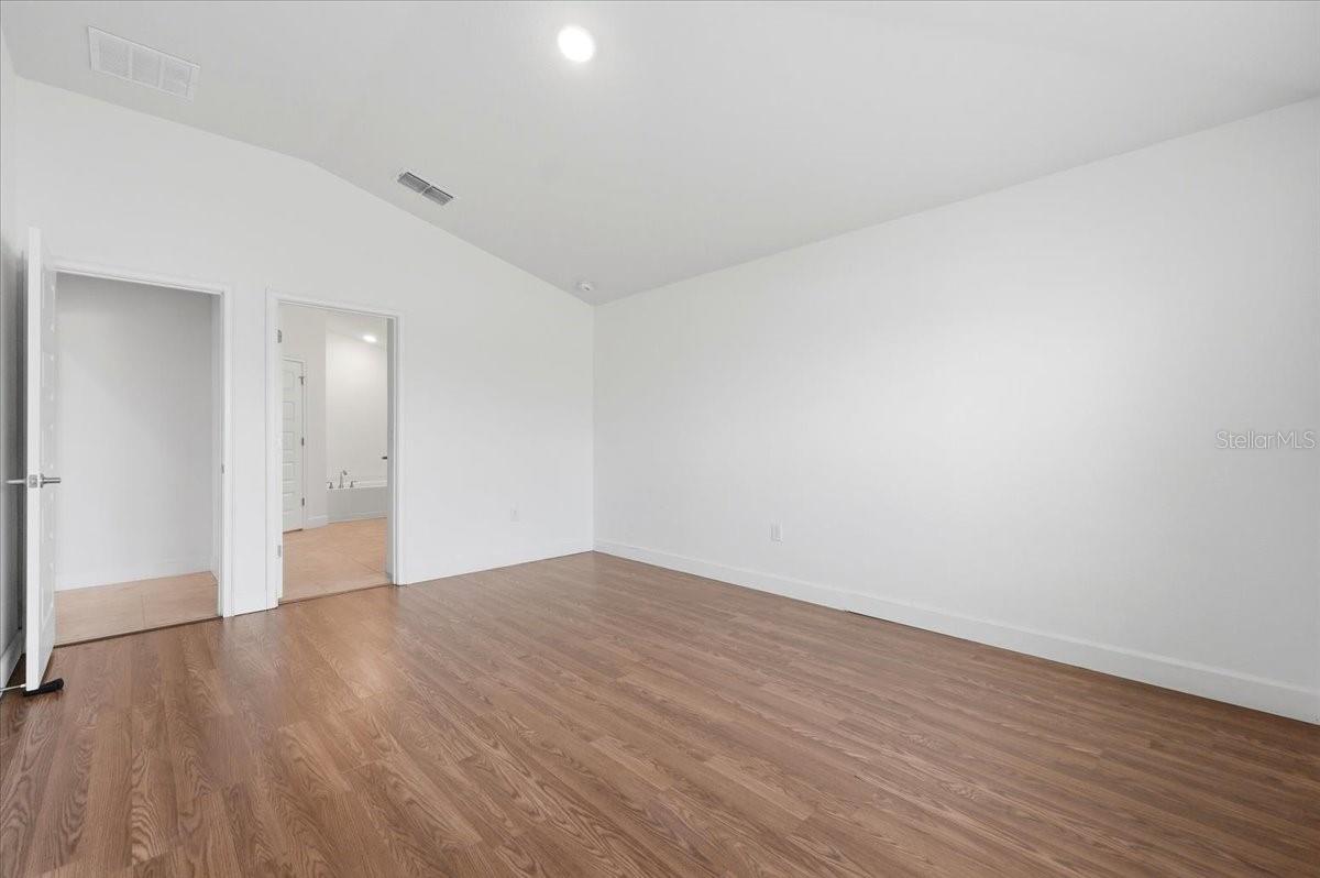 Image 19 of 45 For 851 Vienna Drive