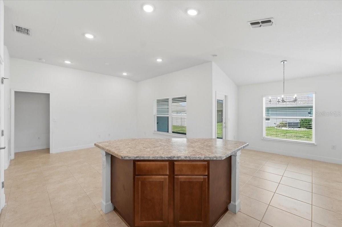 Image 22 of 45 For 851 Vienna Drive