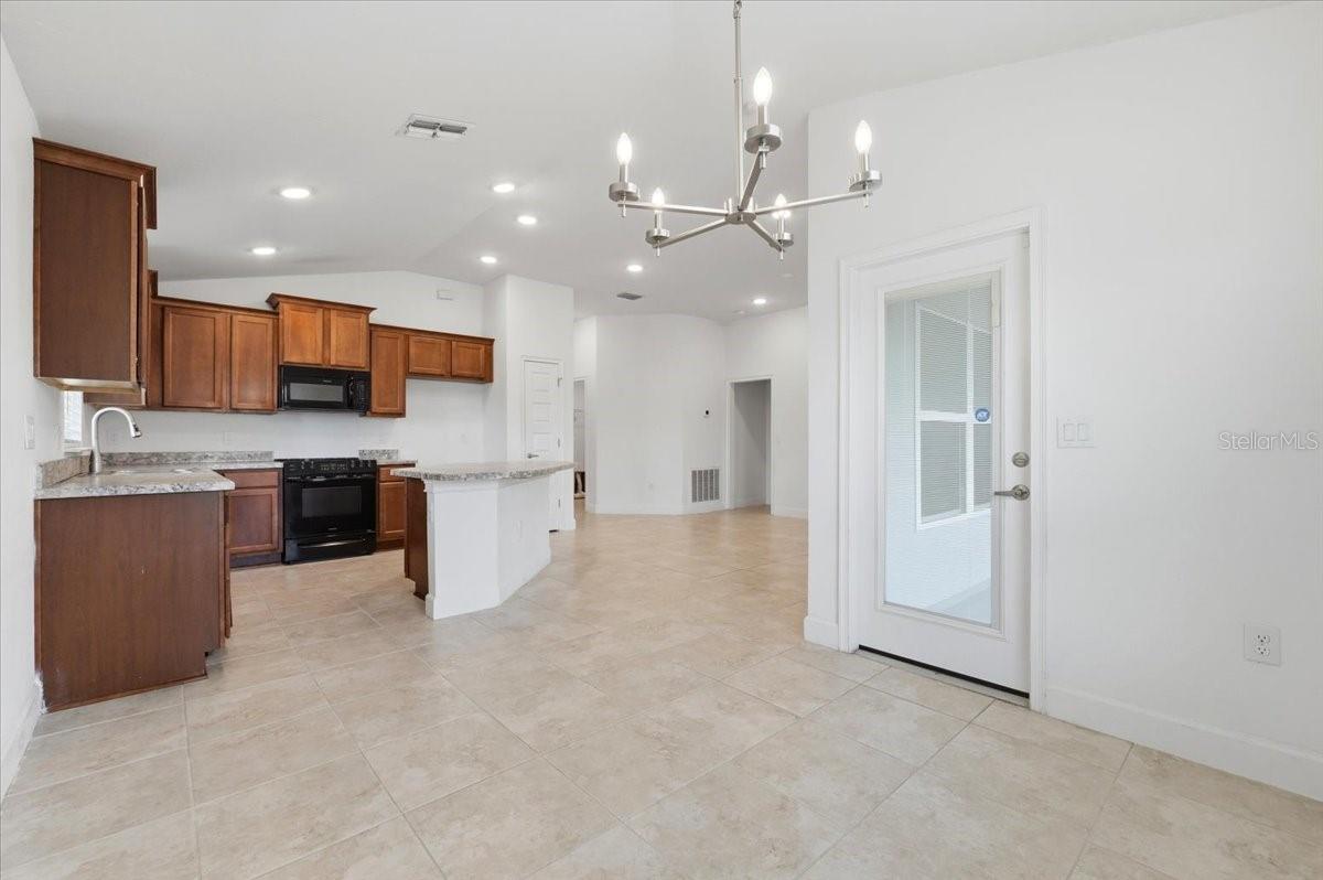 Image 23 of 45 For 851 Vienna Drive