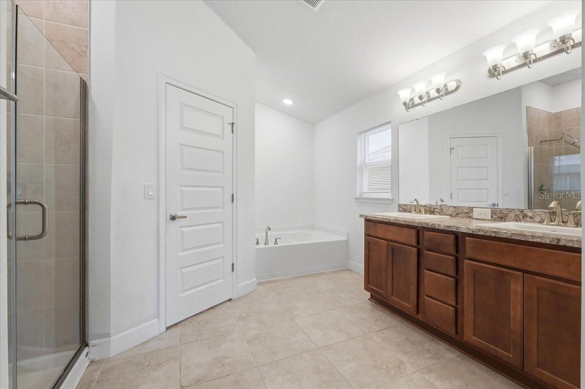 Image 29 of 45 For 851 Vienna Drive