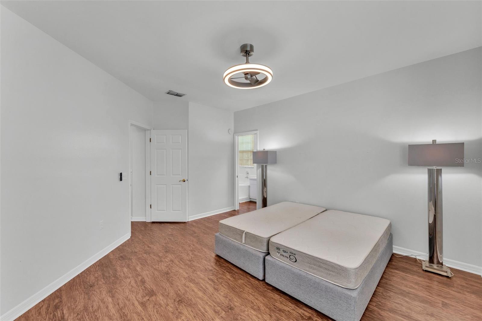 Image 16 of 41 For 3133 Stonewater Drive 3133