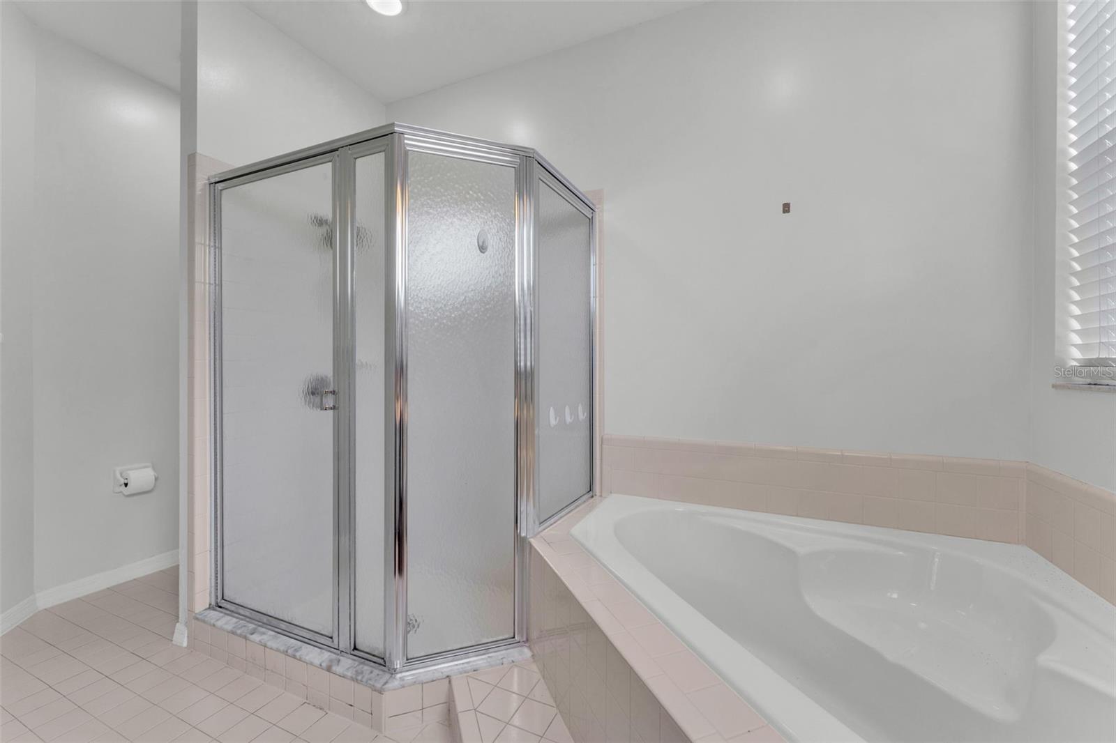 Image 18 of 41 For 3133 Stonewater Drive 3133