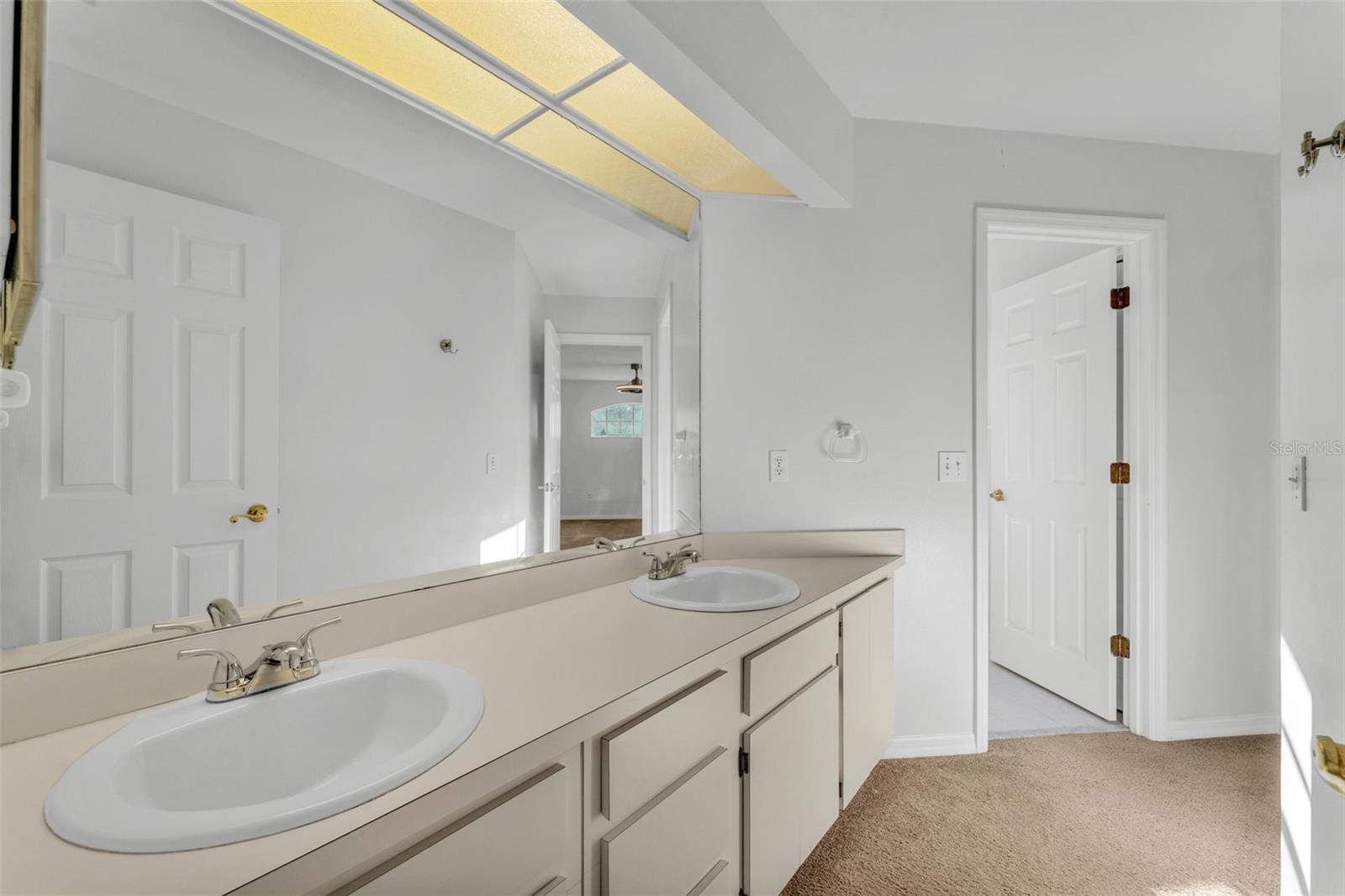 Image 25 of 41 For 3133 Stonewater Drive 3133