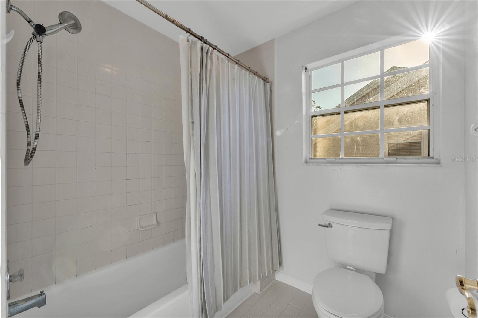 Image 26 of 41 For 3133 Stonewater Drive 3133