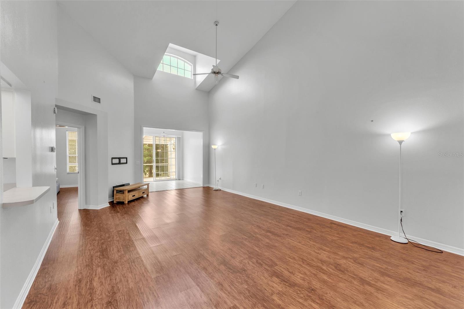 Image 4 of 41 For 3133 Stonewater Drive 3133