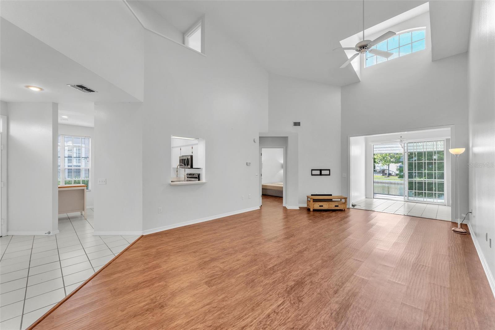 Image 5 of 41 For 3133 Stonewater Drive 3133