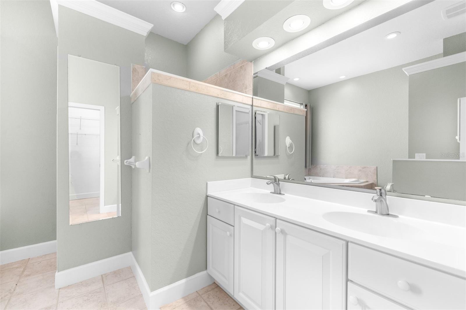 Image 17 of 34 For 2636 Huntington Hills Drive