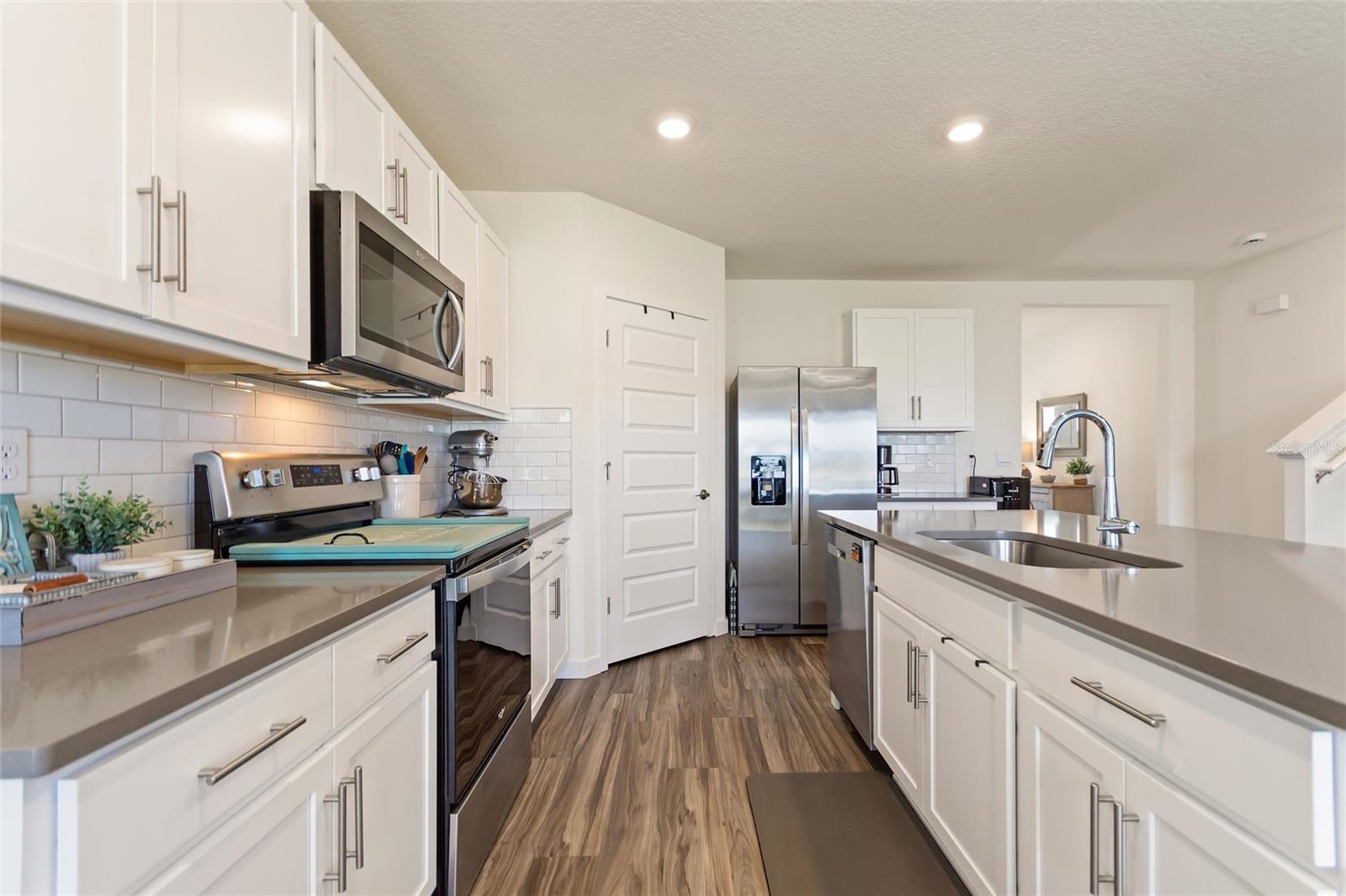 Image 18 of 54 For 421 Chayne Place