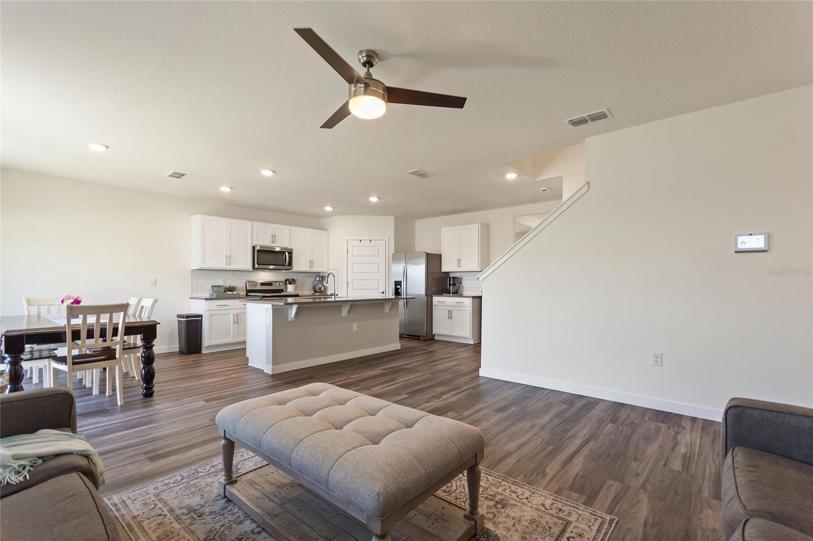 Image 25 of 54 For 421 Chayne Place