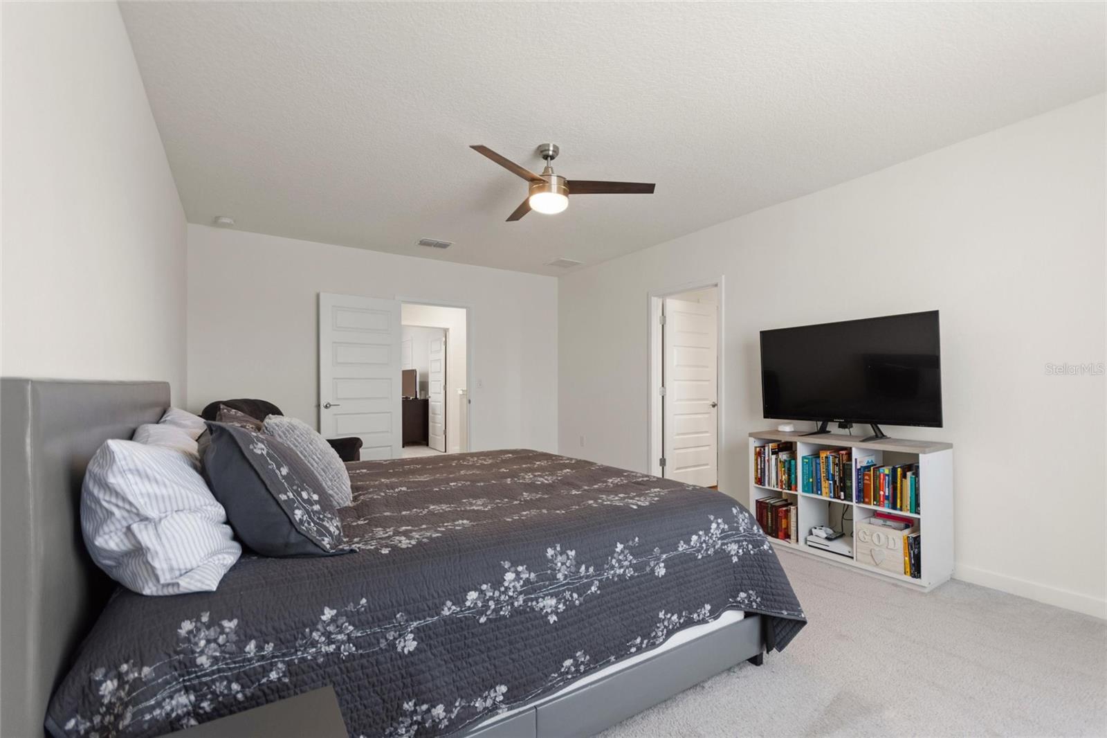 Image 32 of 54 For 421 Chayne Place