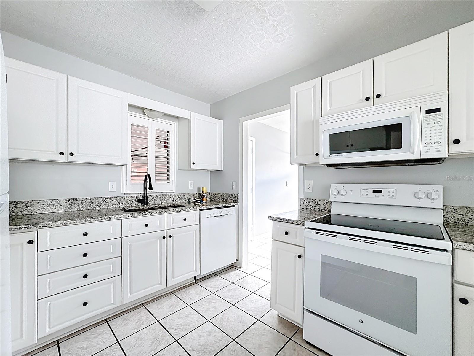 Image 10 of 37 For 1618 Bentwood Drive