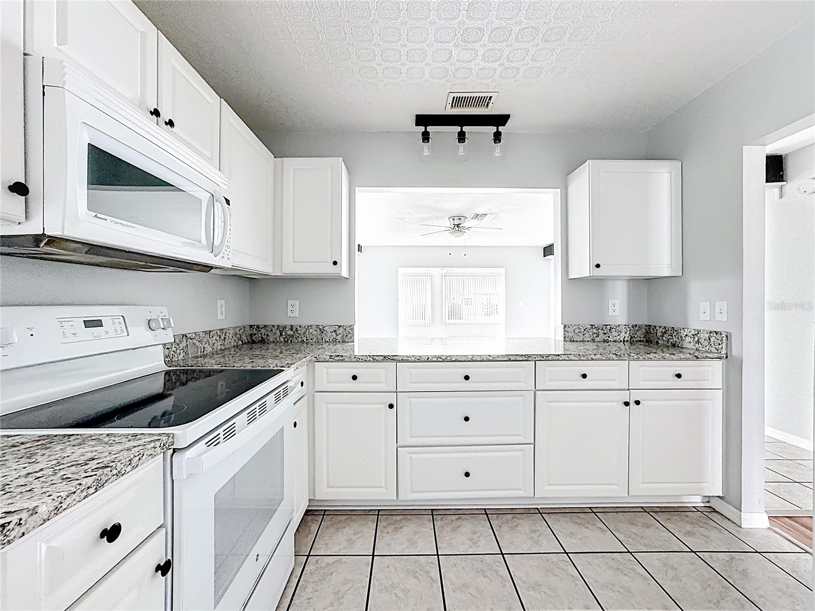 Image 11 of 37 For 1618 Bentwood Drive