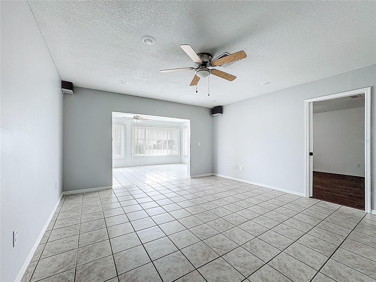 Image 14 of 37 For 1618 Bentwood Drive