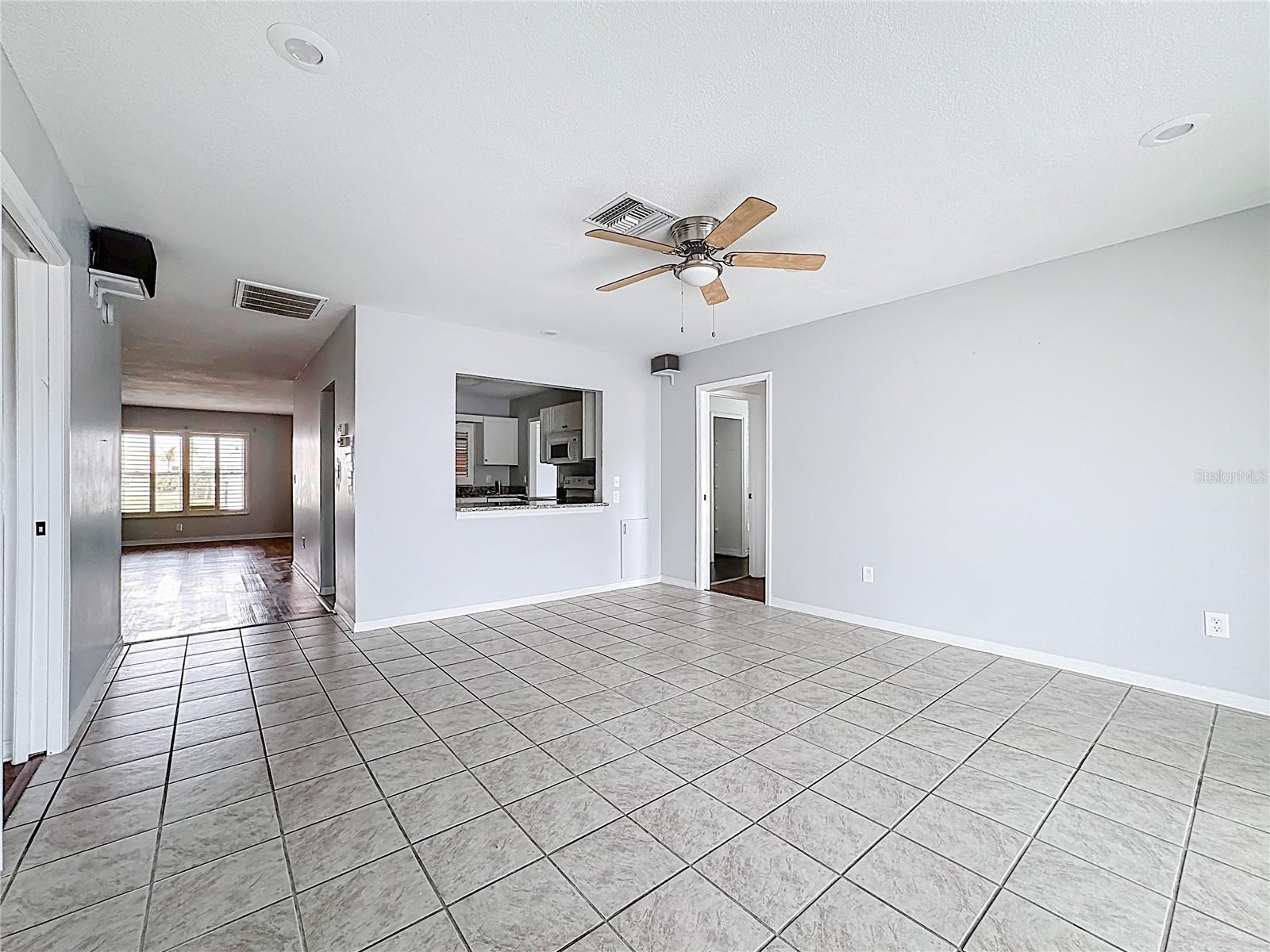 Image 17 of 37 For 1618 Bentwood Drive