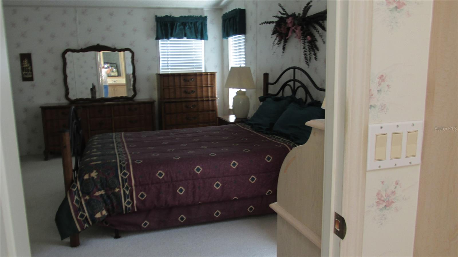 Image 21 of 27 For 192 Dartmouth Drive