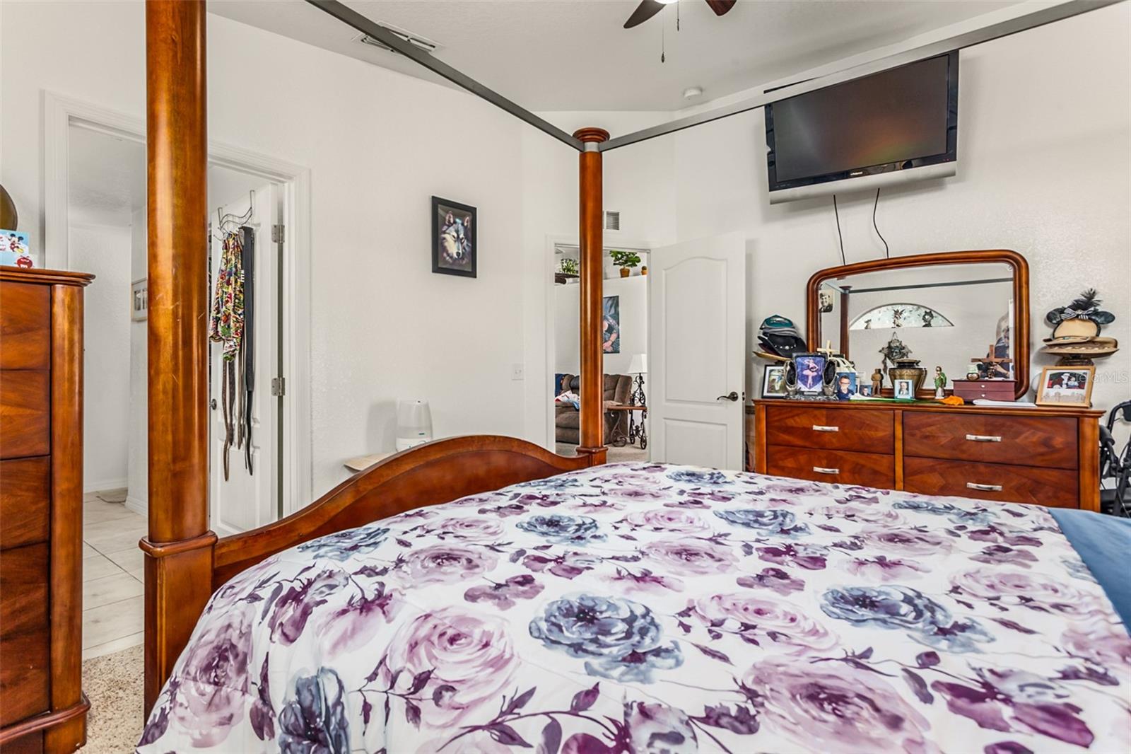 Image 13 of 25 For 215 Captain Hook Way