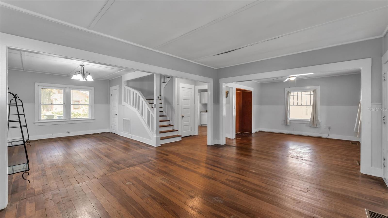 Image 10 of 39 For 355 Broadway Avenue