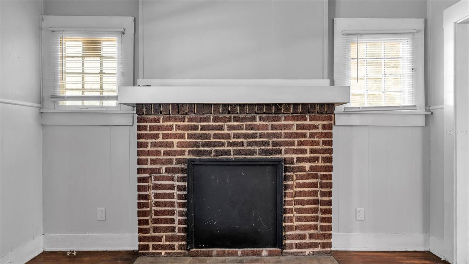 Image 11 of 39 For 355 Broadway Avenue